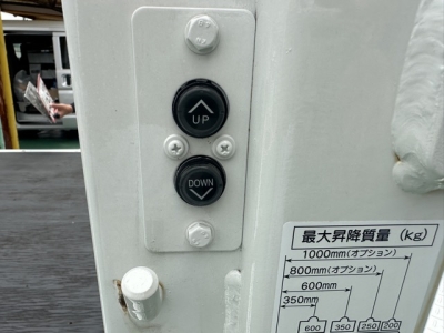 キャンター(三菱)レンタ登録済未使用車 内外装写真他