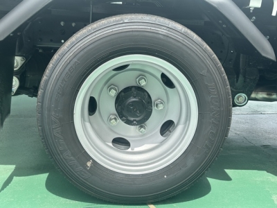 キャンター(三菱)中古車 内外装写真他２