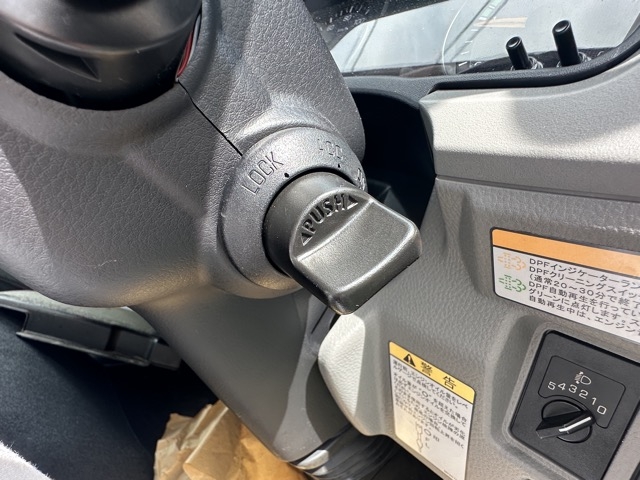 キャンター(三菱)中古車 14