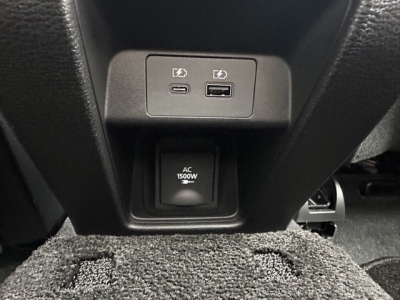 アウトランダーPHEV(三菱)レンタＵＰ 内外装写真