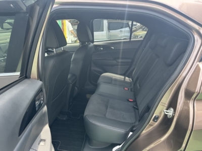エクリプスクロスPHEV(三菱)中古車 後席内装