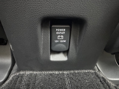 エクリプスクロスPHEV(三菱)中古車 後席から見た前席