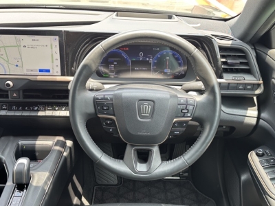 クラウンクロスオーバー(トヨタ)中古車 内外装写真