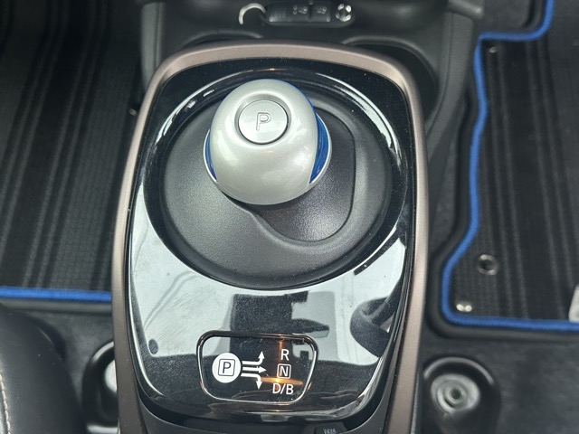 ノート(ニッサン)中古車 13