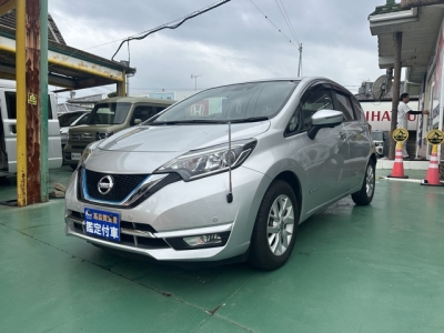 ノート(ニッサン)中古車 前方