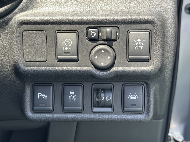 ノート(ニッサン)中古車 12