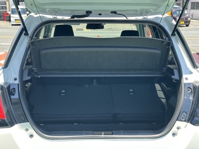 新型スイフト(スズキ)登録済未使用車 内外装写真他２