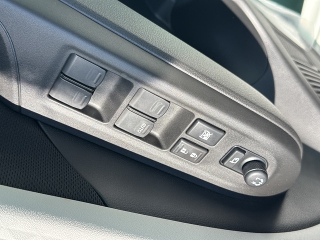 スイフト(スズキ)登録済未使用車 13