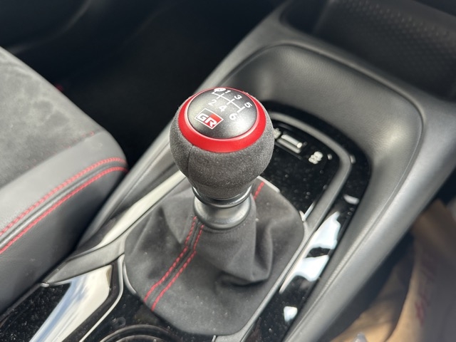 GRカローラ(トヨタ)登録済未使用車 13