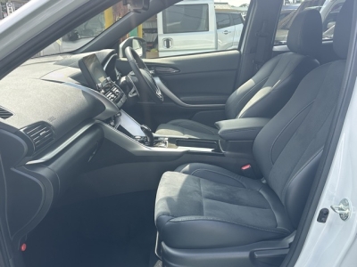 エクリプスクロスPHEV(三菱)中古車 前席内装