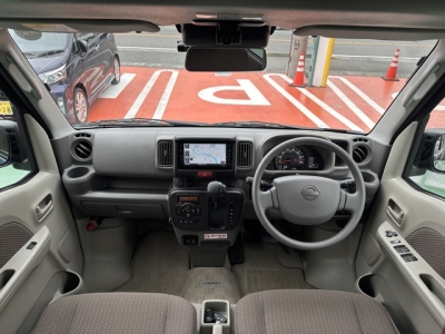 NV１００クリッパー(ニッサン)中古車 後席から見た前席