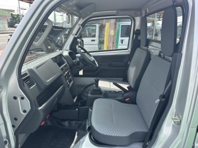 キャリイトラックのOEM(スズキ)中古車 前席内装