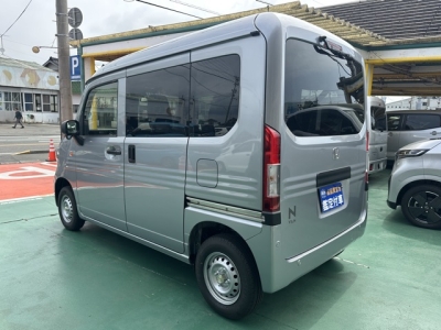 N-VAN(ホンダ)ディーラ-試乗車 後方