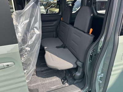 N-VAN(ホンダ)届出済未使用車 後席から見た前席