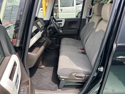 N-BOX(ホンダ)中古車 前席内装