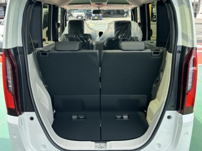 新型N-BOX(ホンダ)届出済未使用車 内外装写真他２