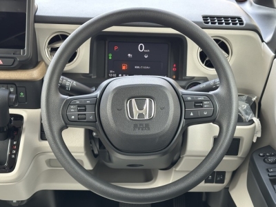 新型N-BOX(ホンダ)届出済未使用車 内外装写真