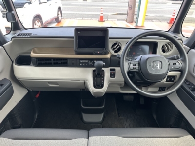 新型N-BOX(ホンダ)ディーラ-試乗車 内外装写真他