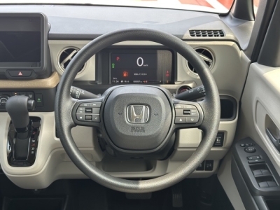 新型N-BOX(ホンダ)届出済未使用車 内外装写真