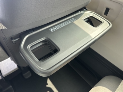 新型N-BOX(ホンダ)届出済未使用車 内外装写真他１