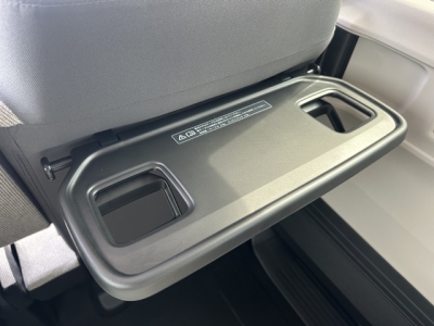 新型N-BOX(ホンダ)届出済未使用車 内外装写真他１