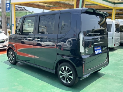 新型N-BOX(ホンダ)届出済未使用車 後方