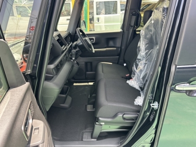 新型N-BOX(ホンダ)届出済未使用車 前席内装