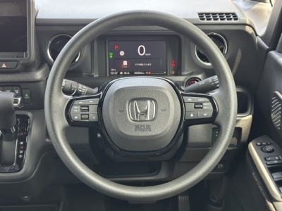 新型N-BOX(ホンダ)届出済未使用車 内外装写真