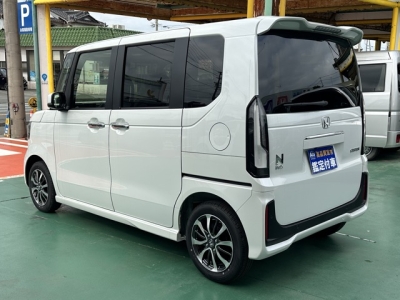 新型N-BOX(ホンダ)届出済未使用車 後方
