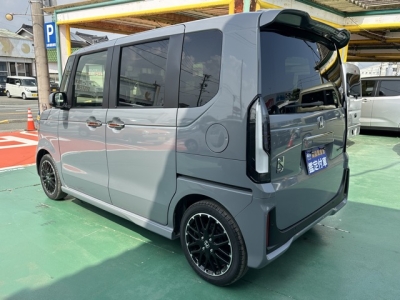 新型N-BOX(ホンダ)届出済未使用車 後方