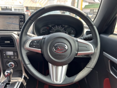 コペン(ダイハツ)中古車 後席から見た前席