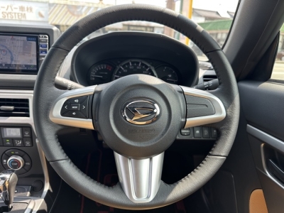 コペン(ダイハツ)中古車 後席から見た前席