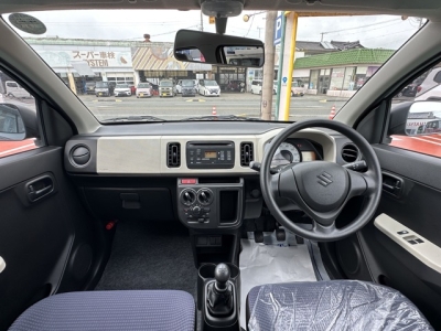 アルト(スズキ)中古車 後席から見た前席