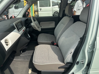 ミラトコット(ダイハツ)中古車 前席内装