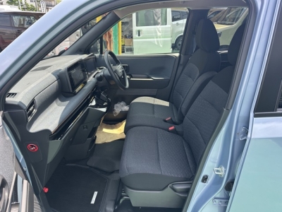 サクラ(ニッサン)中古車 前席内装