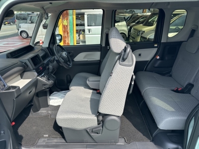 タント(ダイハツ)中古車 後席内装