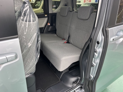 タント(ダイハツ)中古車 後席から見た前席