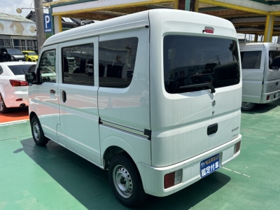 エブリイバン(スズキ)ディーラ-試乗車 後方