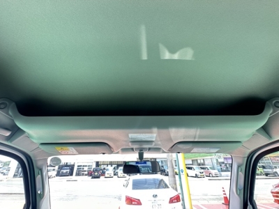 エブリイバン(スズキ)ディーラ-試乗車 後席から見た前席
