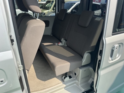 NV１００クリッパー(ニッサン)中古車 後席内装