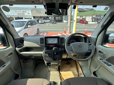 NV１００クリッパー(ニッサン)中古車 後席から見た前席