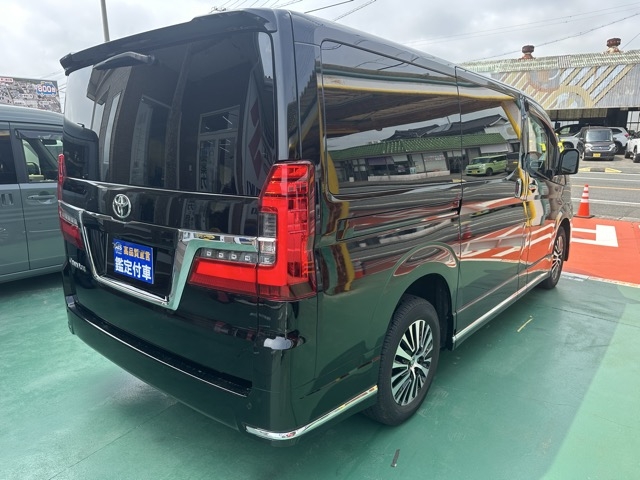 グランエース(トヨタ)中古車 14