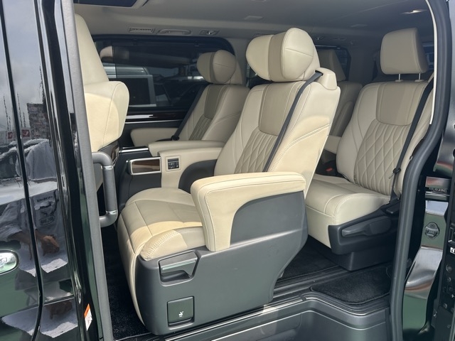 グランエース(トヨタ)中古車 4