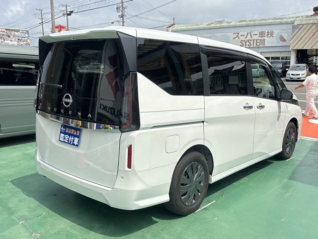 セレナ(ニッサン)中古車 11