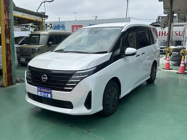 セレナ(ニッサン)中古車 1