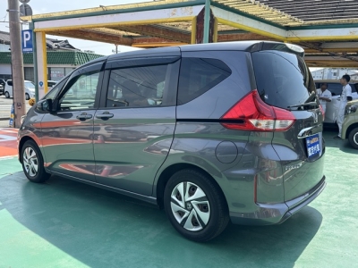 フリード+(ホンダ)中古車 後方