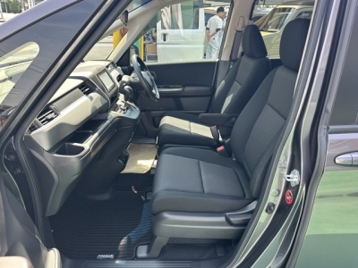 フリード+(ホンダ)中古車 前席内装