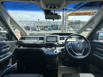 フリード+(ホンダ)中古車 後席内装