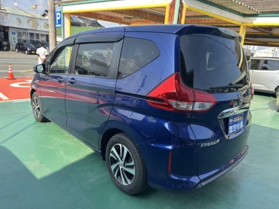 フリード+(ホンダ)中古車 後方