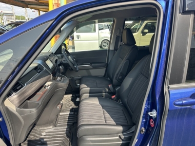 フリード+(ホンダ)中古車 前席内装
